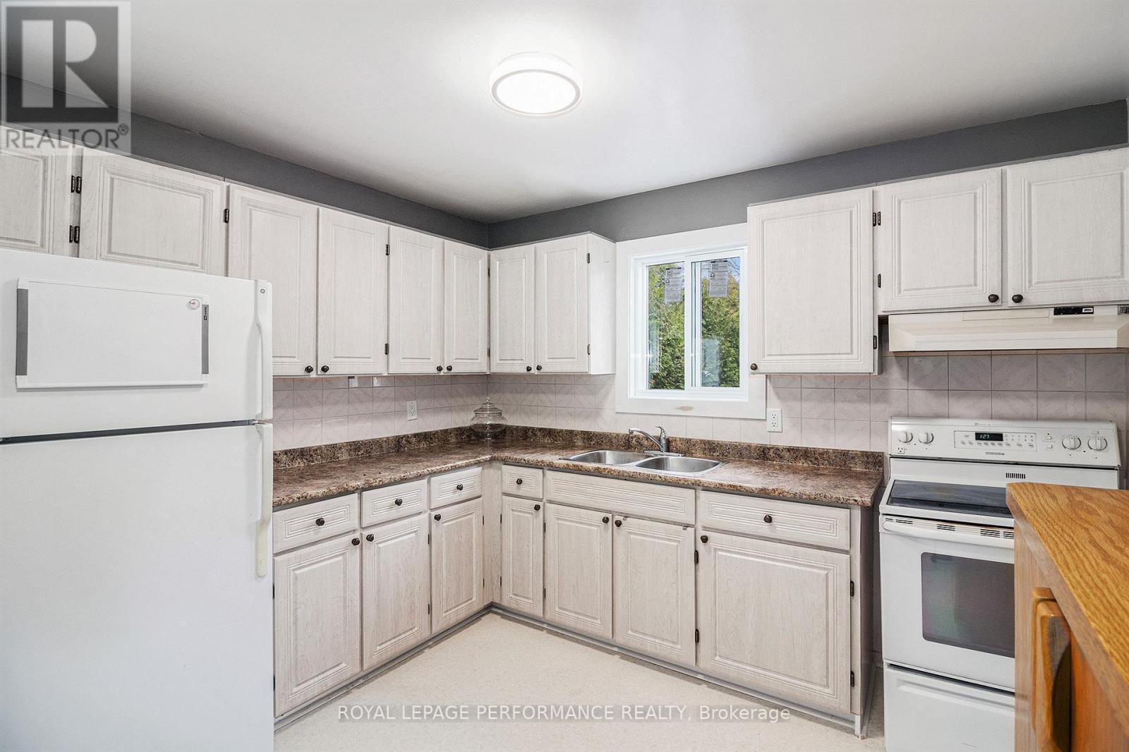 












6349 ST LOUIS DRIVE

,
Ottawa,




Ontario
K1C2X9

