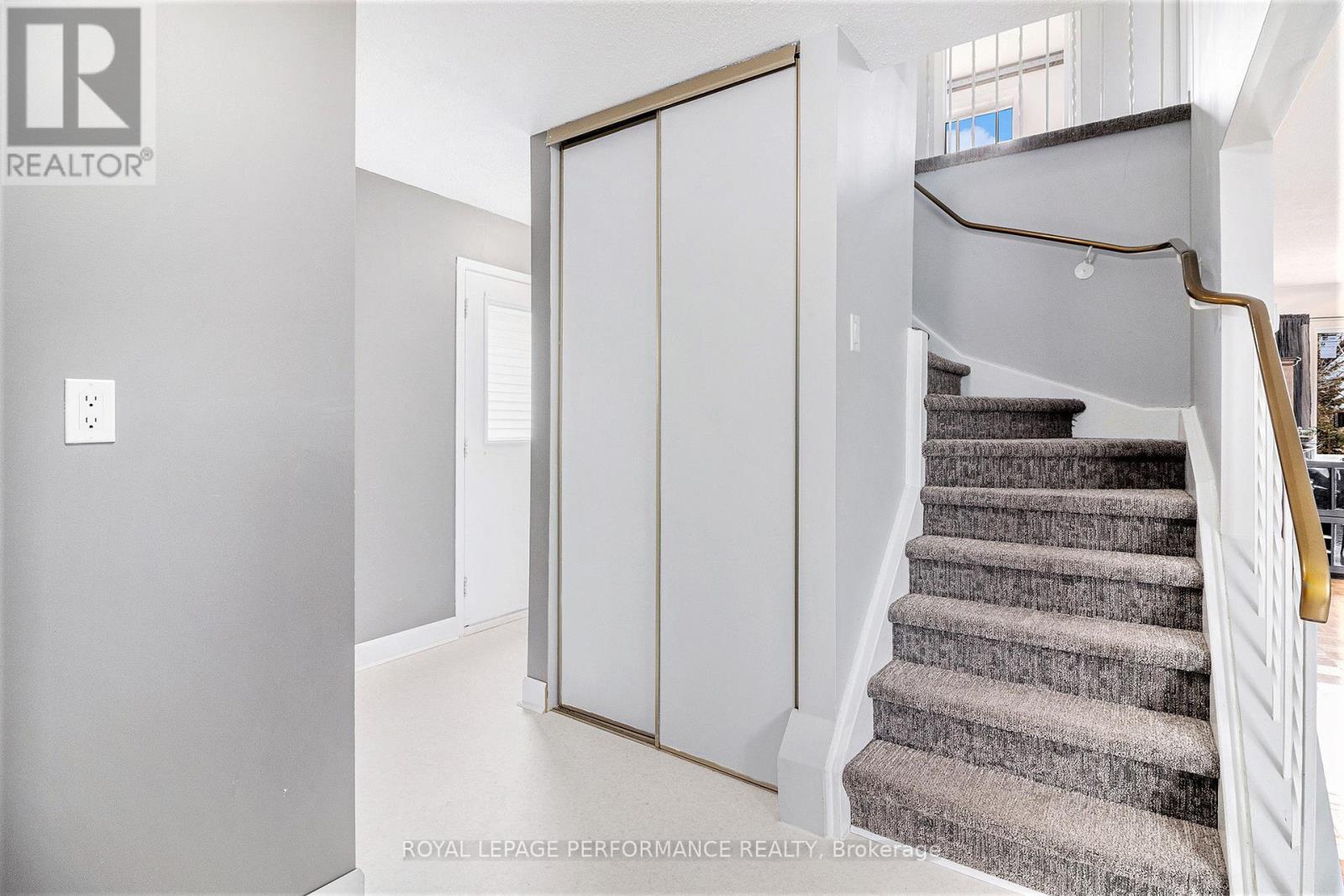 












6349 ST LOUIS DRIVE

,
Ottawa,




Ontario
K1C2X9

