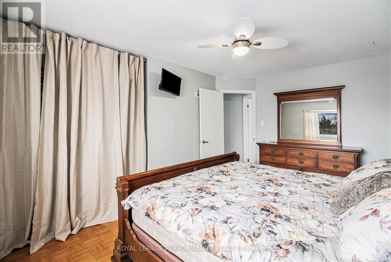 












6349 ST LOUIS DRIVE

,
Ottawa,




Ontario
K1C2X9

