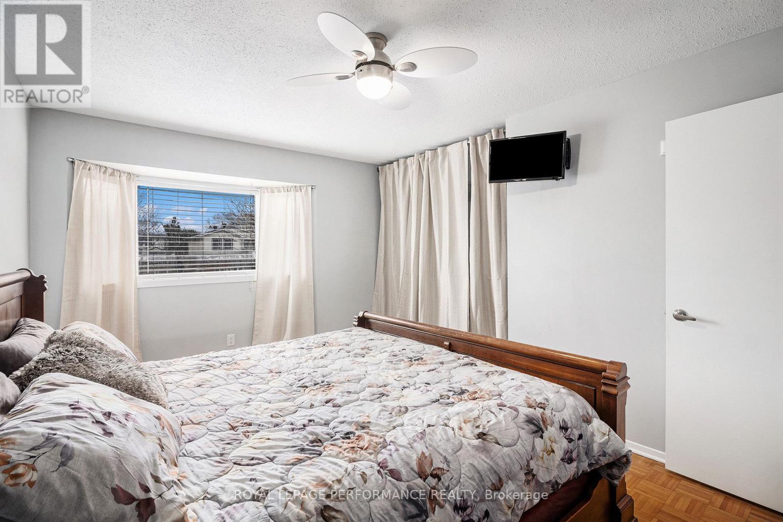 












6349 ST LOUIS DRIVE

,
Ottawa,




Ontario
K1C2X9

