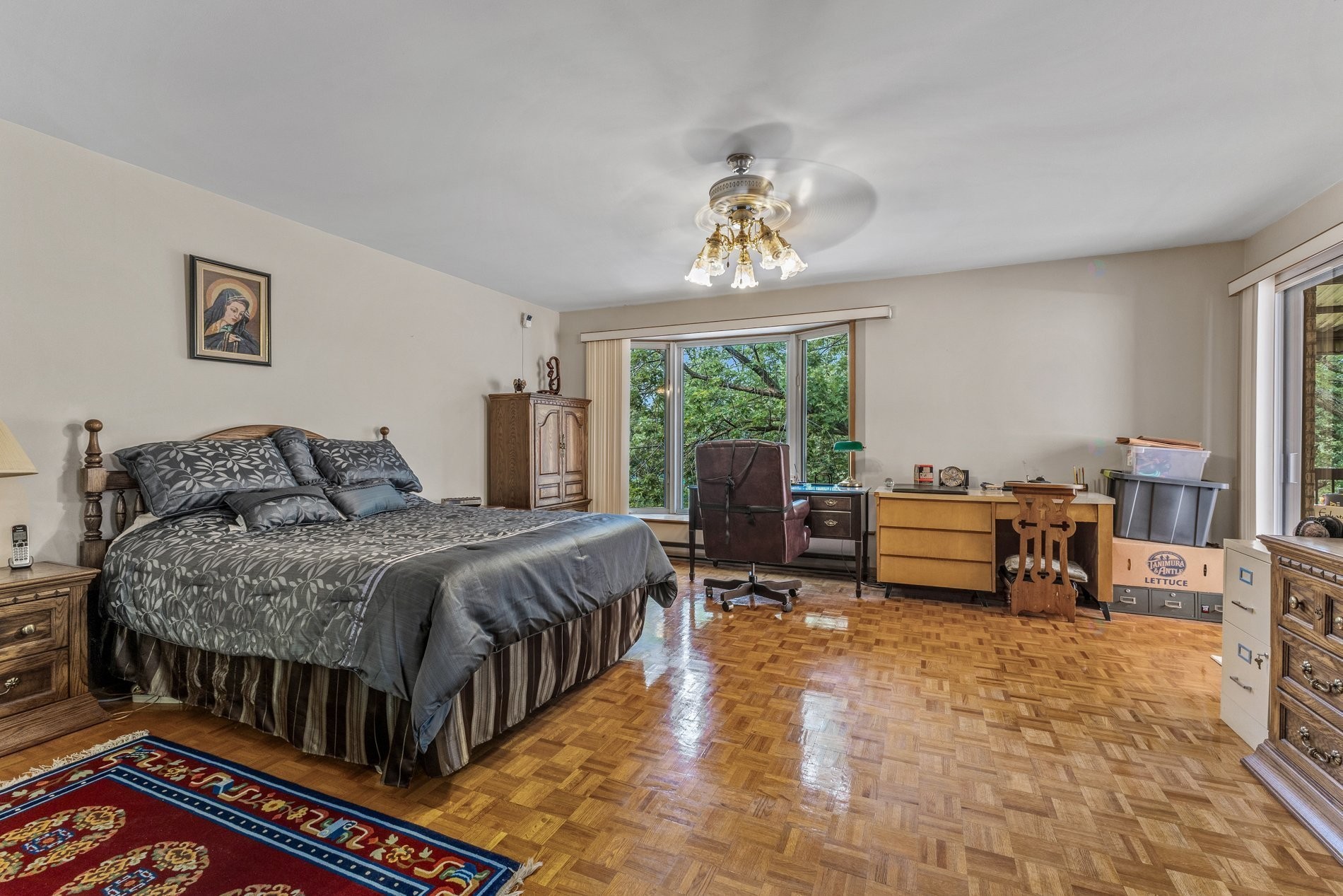 









10350


Av. Charton

,
Montréal (Ahuntsic-Cartierville),




QC
H2B2E1

