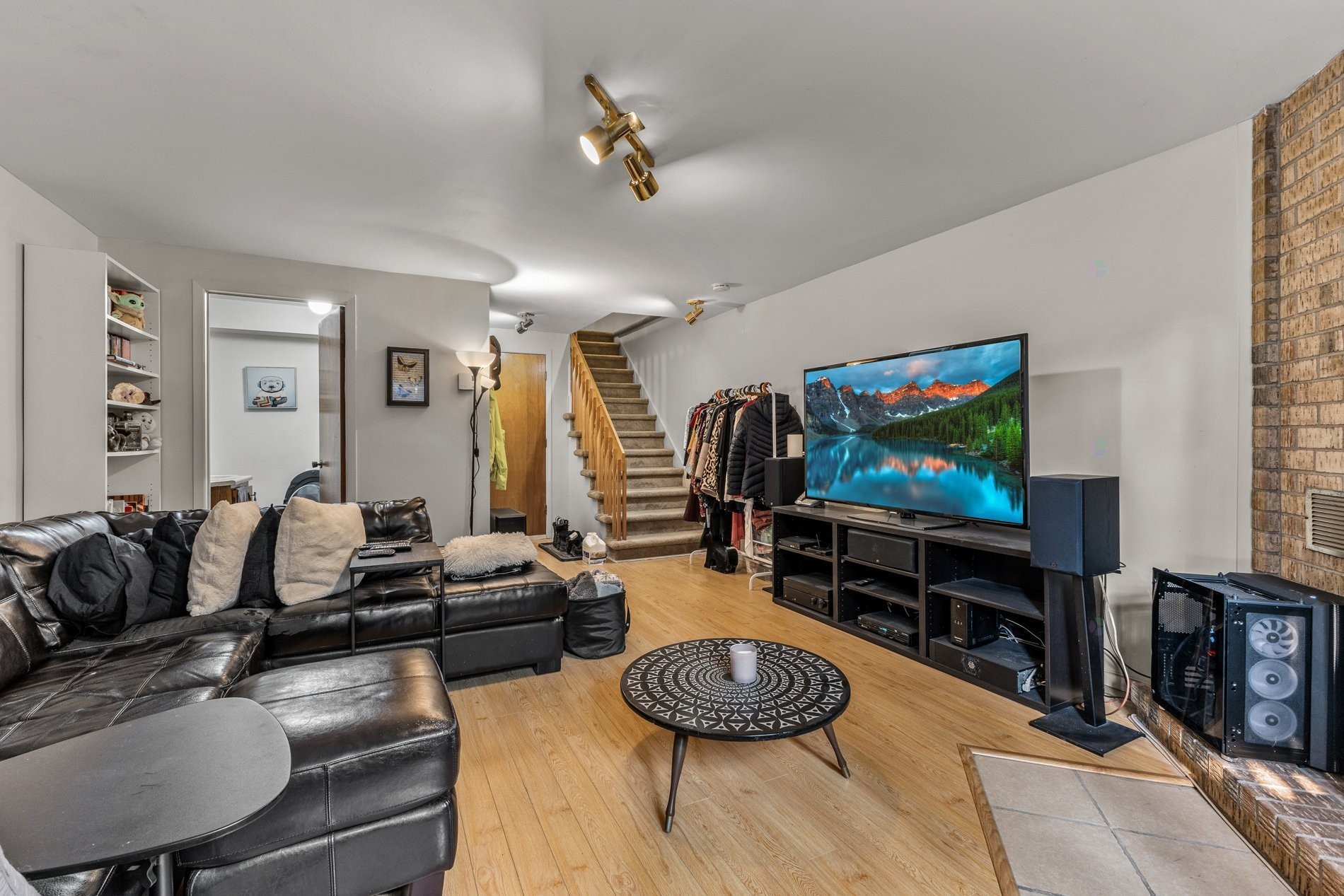 









10350


Av. Charton

,
Montréal (Ahuntsic-Cartierville),




QC
H2B2E1

