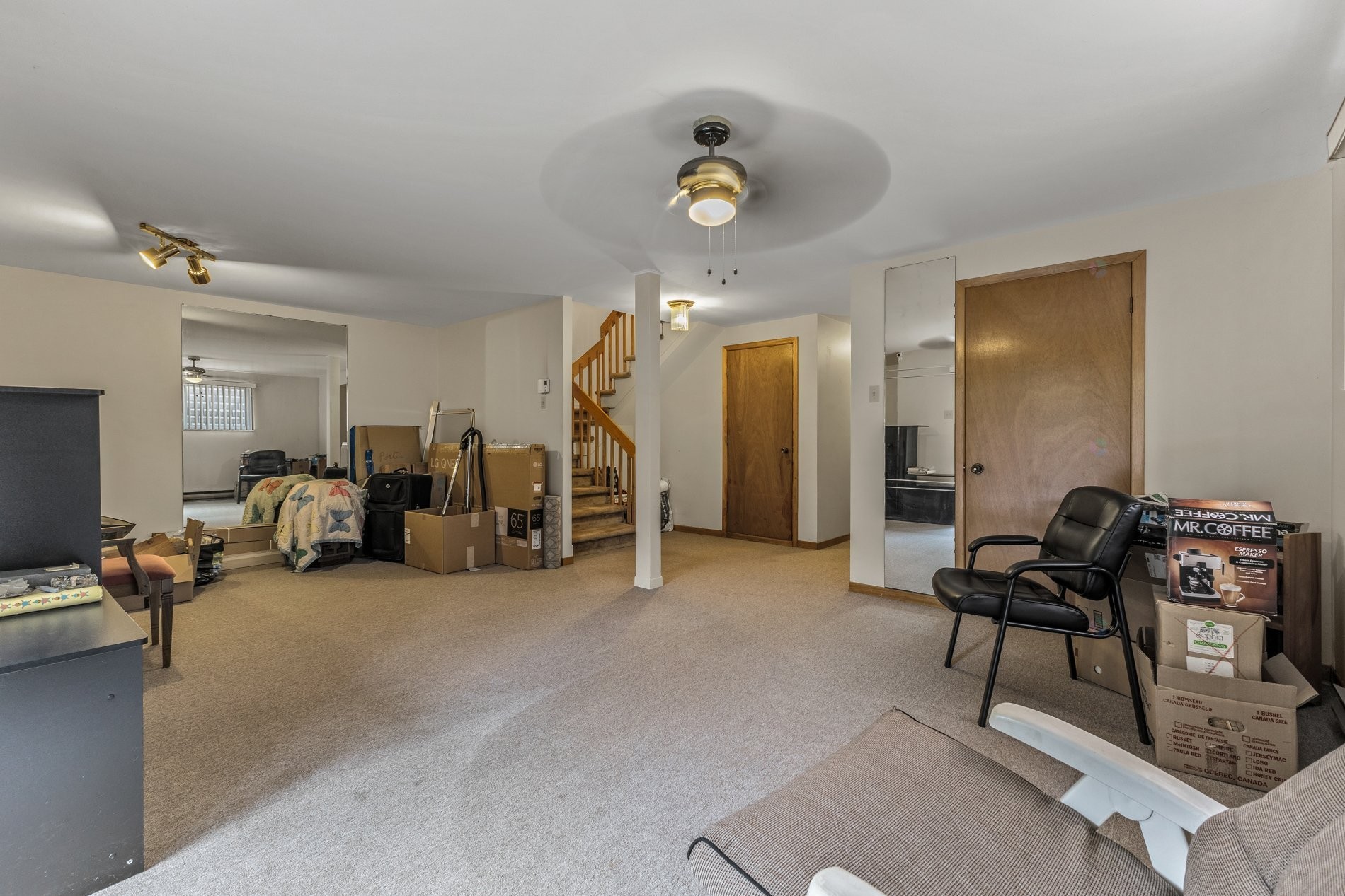 









10350


Av. Charton

,
Montréal (Ahuntsic-Cartierville),




QC
H2B2E1

