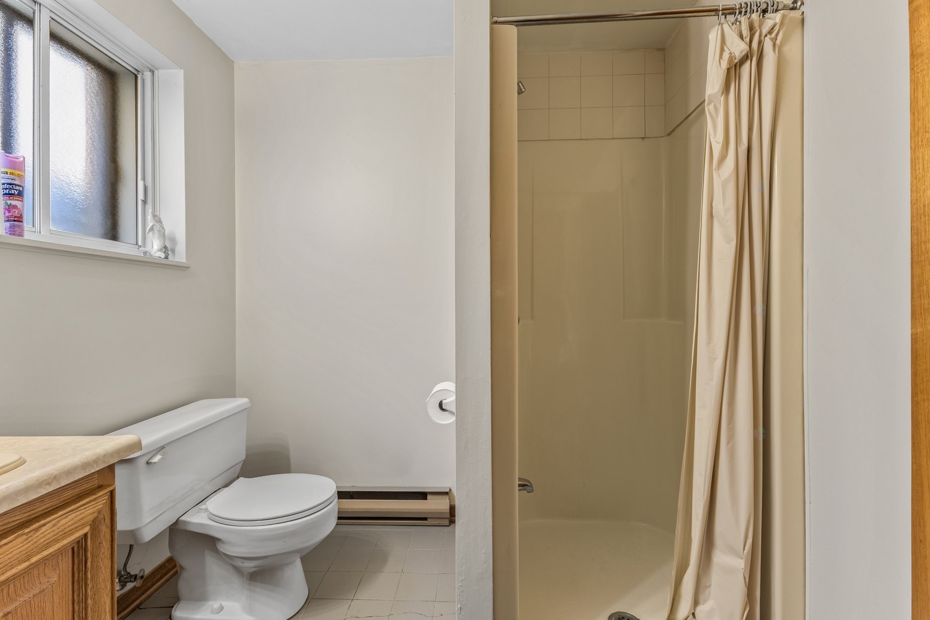 









10350


Av. Charton

,
Montréal (Ahuntsic-Cartierville),




QC
H2B2E1

