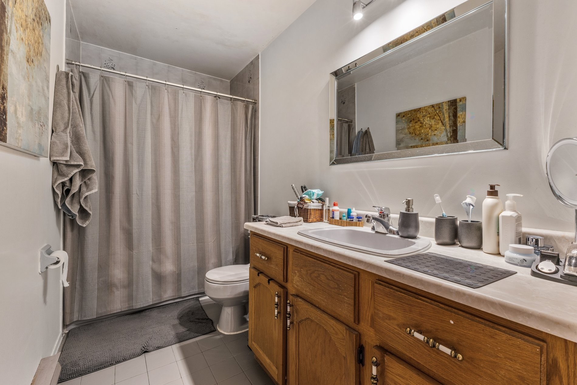 









10350


Av. Charton

,
Montréal (Ahuntsic-Cartierville),




QC
H2B2E1

