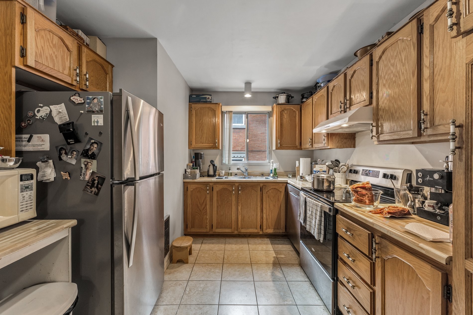 









10350


Av. Charton

,
Montréal (Ahuntsic-Cartierville),




QC
H2B2E1

