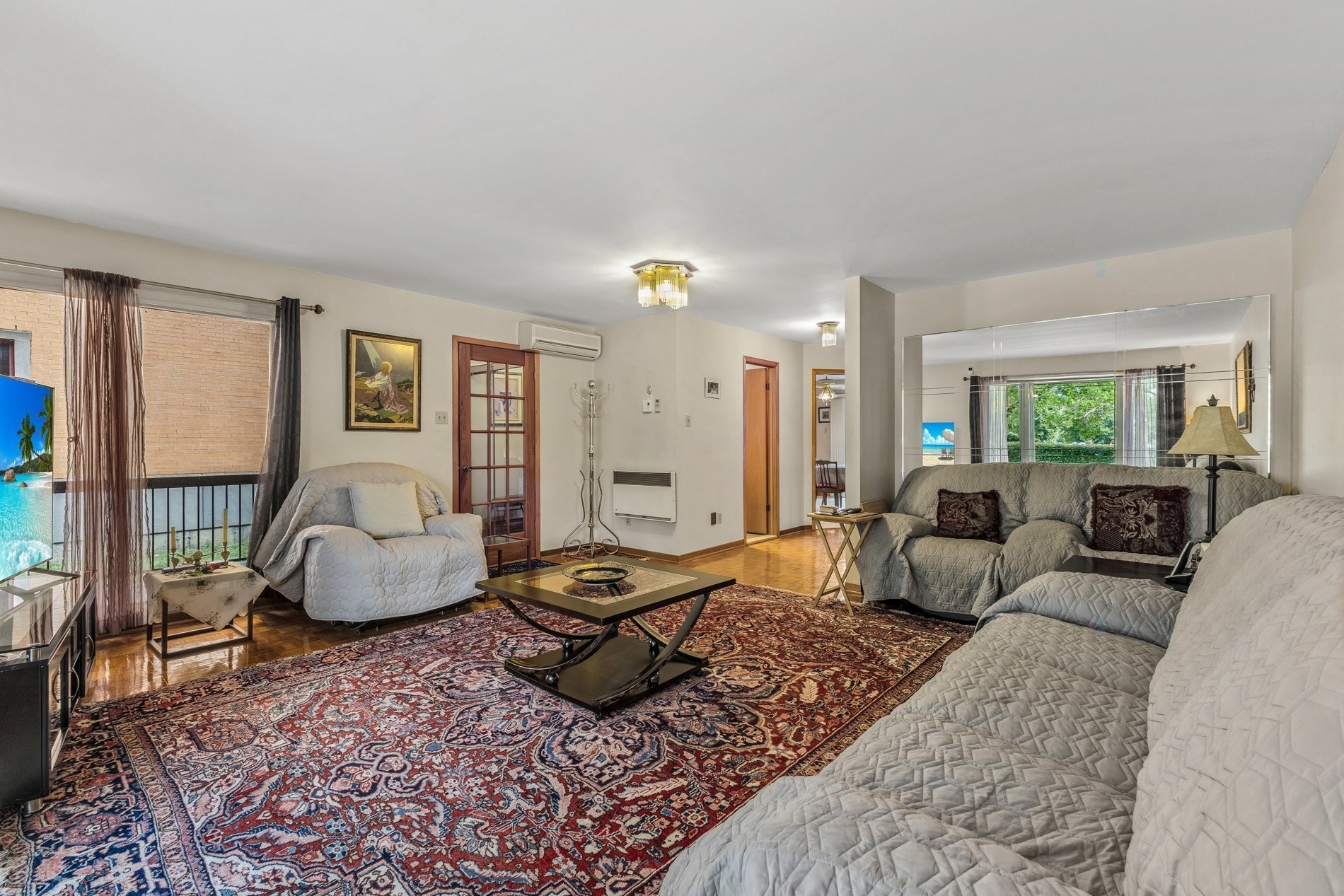 









10350


Av. Charton

,
Montréal (Ahuntsic-Cartierville),




QC
H2B2E1

