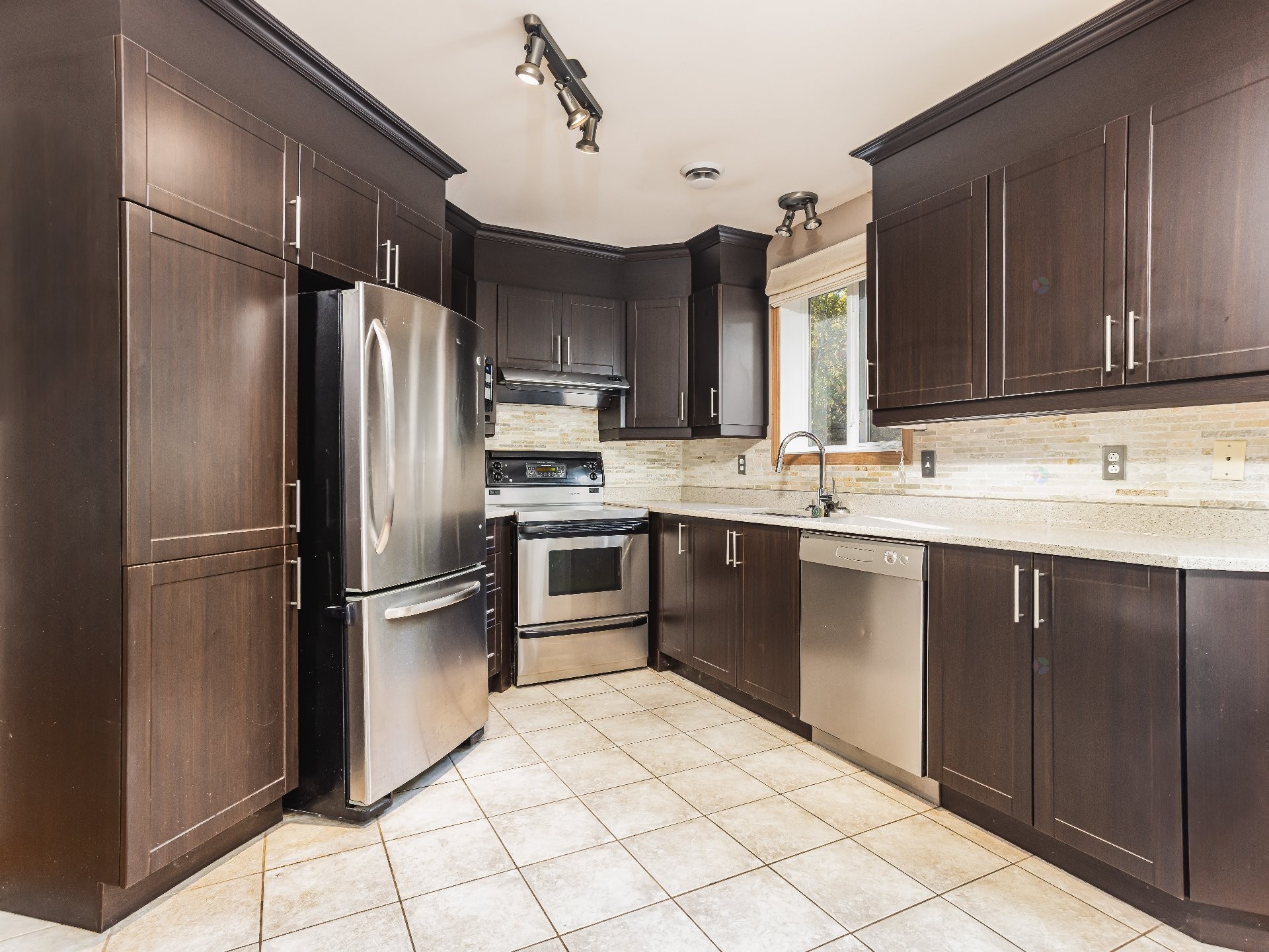 









6015


Rue des Mélèzes

,
Vaudreuil-Dorion,




QC
J7V0K2

