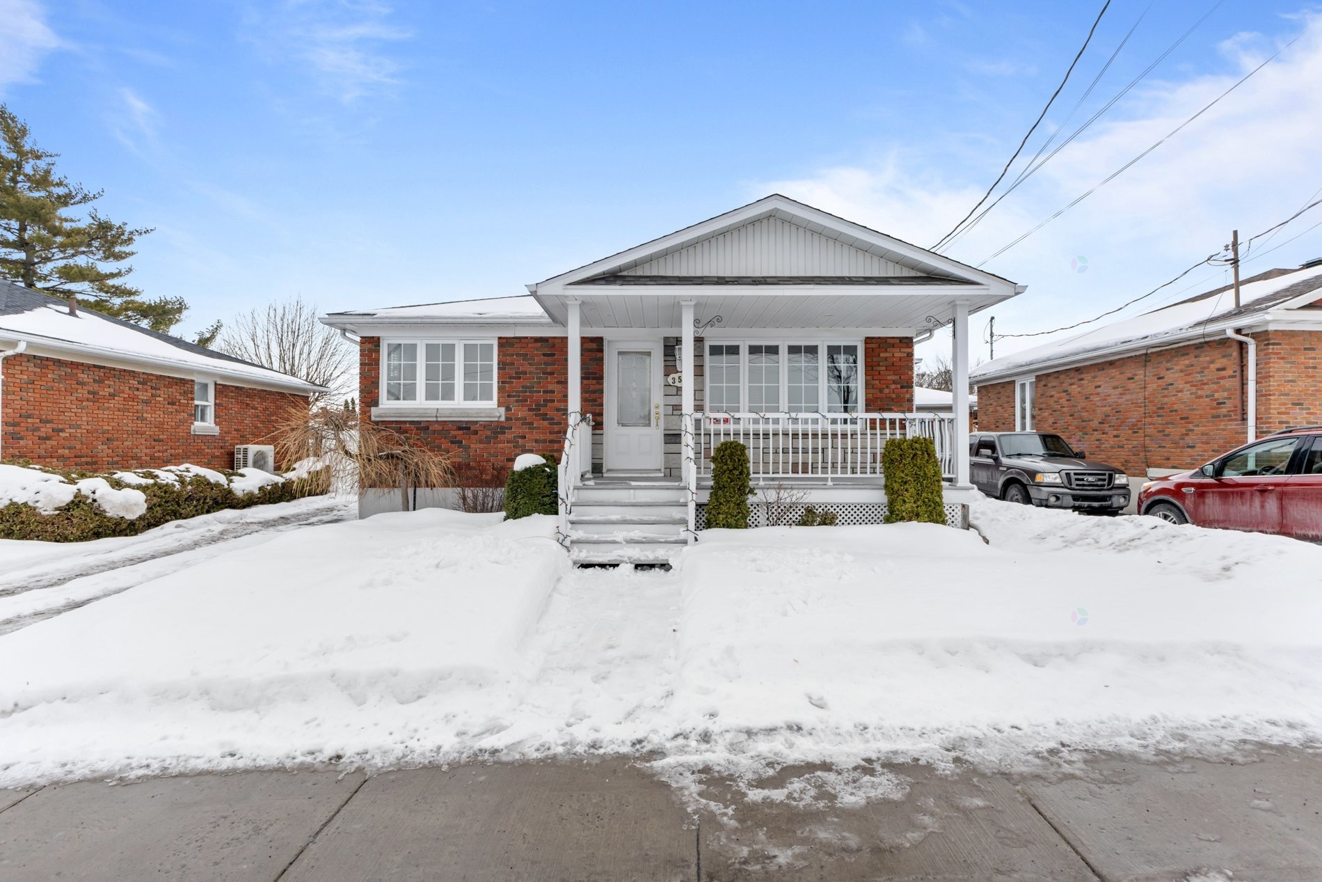 









358


Rue Frontenac

,
Saint-Jean-sur-Richelieu,




QC
J3B3A1

