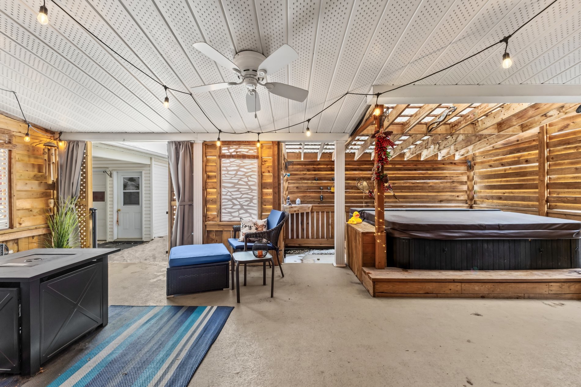 









358


Rue Frontenac

,
Saint-Jean-sur-Richelieu,




QC
J3B3A1

