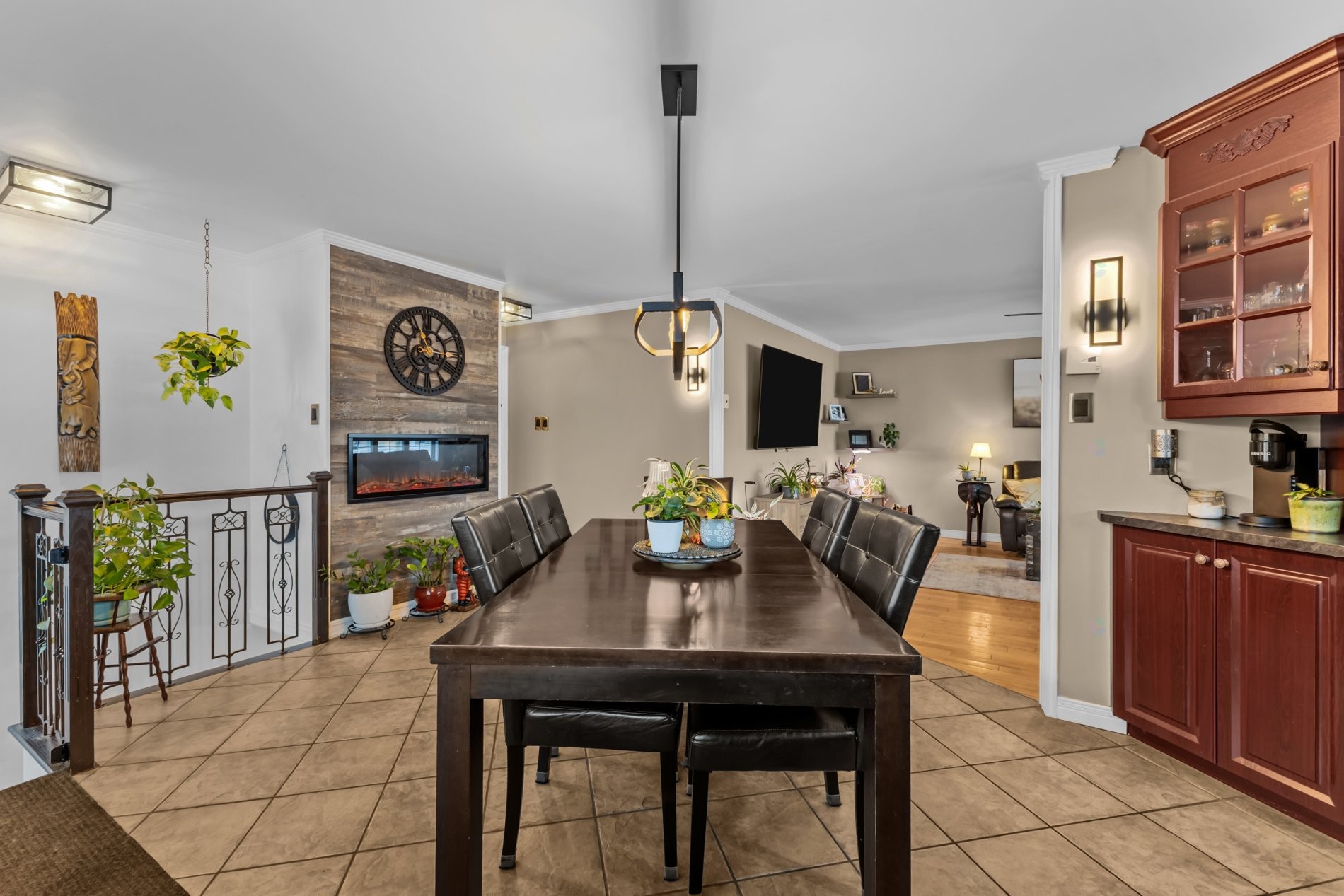 









358


Rue Frontenac

,
Saint-Jean-sur-Richelieu,




QC
J3B3A1

