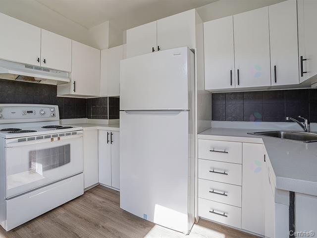 









4393


Rue Rivard

,
Montréal (Le Plateau-Mont-Royal),




QC
H2J2N1

