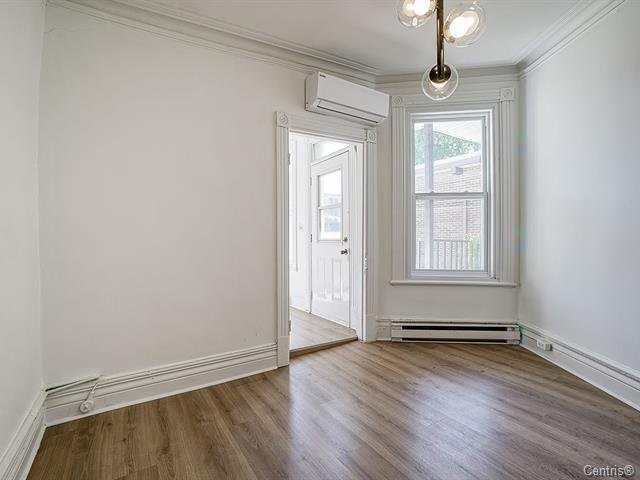 









4393


Rue Rivard

,
Montréal (Le Plateau-Mont-Royal),




QC
H2J2N1

