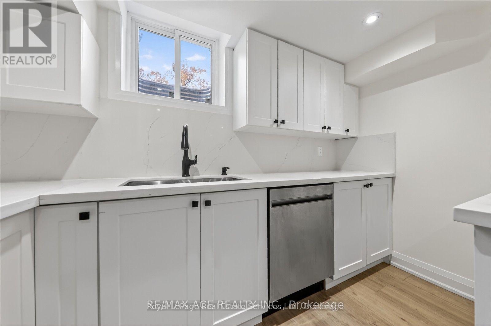 












100 BRIMWOOD DRIVE

,
Toronto (Agincourt North),




Ontario
M1V1C2

