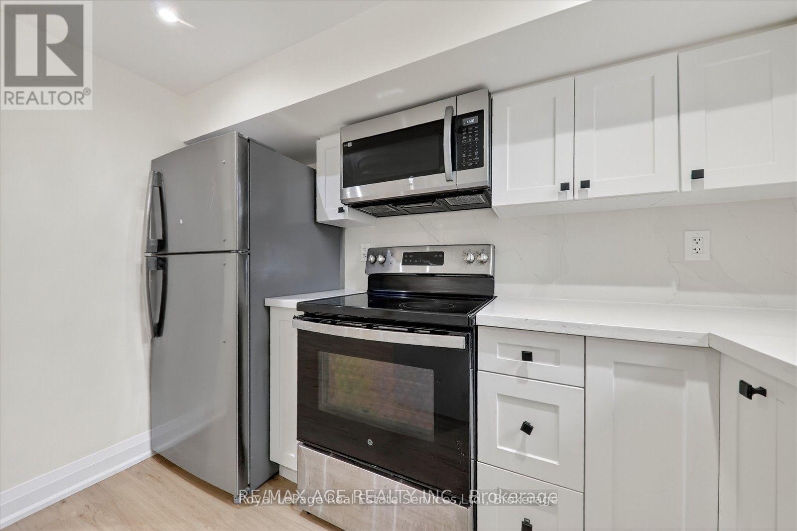 












100 BRIMWOOD DRIVE

,
Toronto (Agincourt North),




Ontario
M1V1C2

