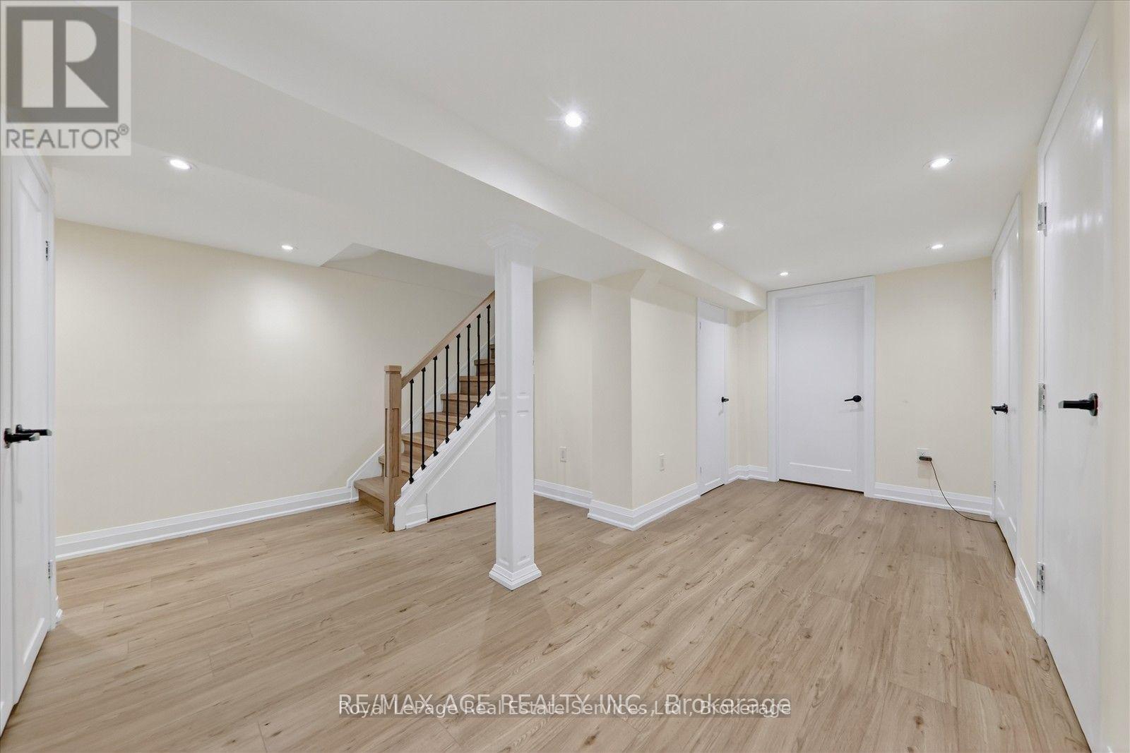 












100 BRIMWOOD DRIVE

,
Toronto (Agincourt North),




Ontario
M1V1C2

