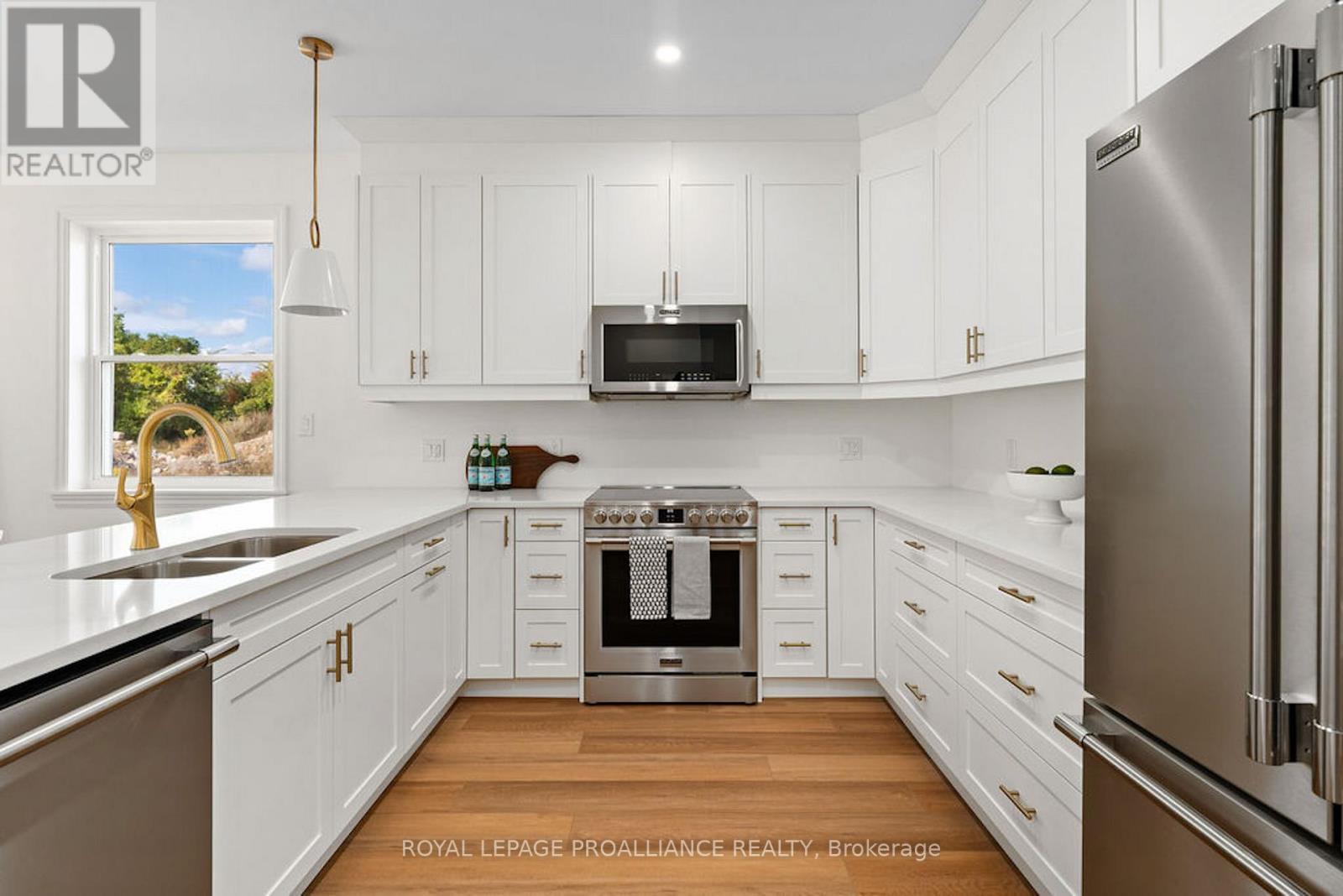












175 POMEROY AVENUE

,
Tweed (Tweed (Village)),




Ontario
K0K3J0

