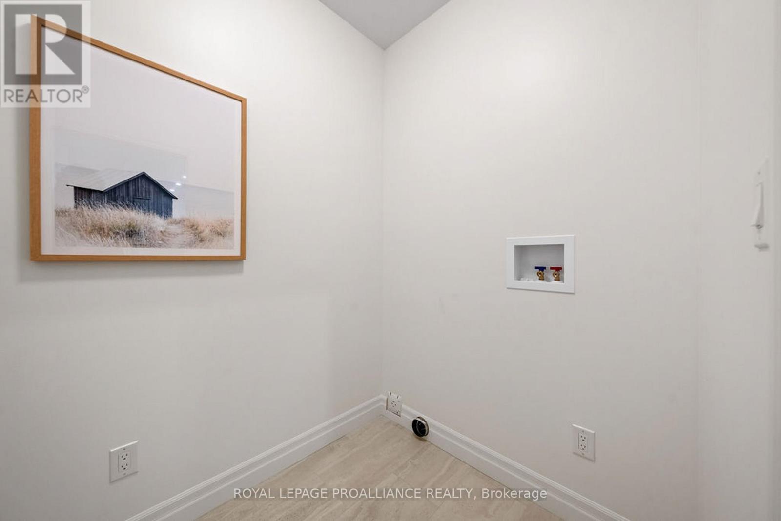 












175 POMEROY AVENUE

,
Tweed (Tweed (Village)),




Ontario
K0K3J0

