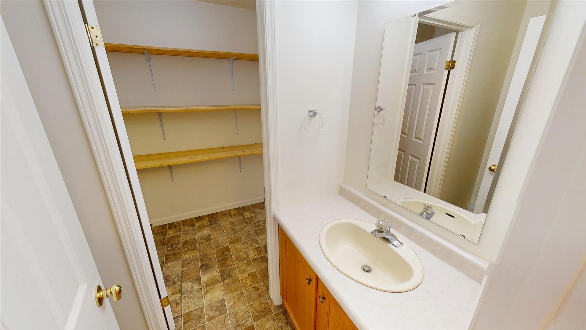 









2504


12th

Street, 4,
Cranbrook,




BC
V1C 6K7

