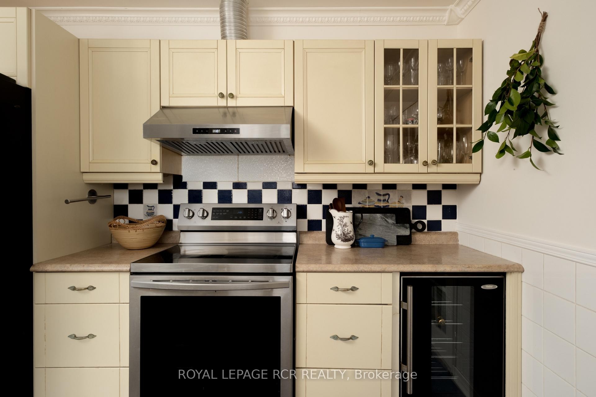 









6024


Fourth

Line,
Erin,




ON
L0N 1N0

