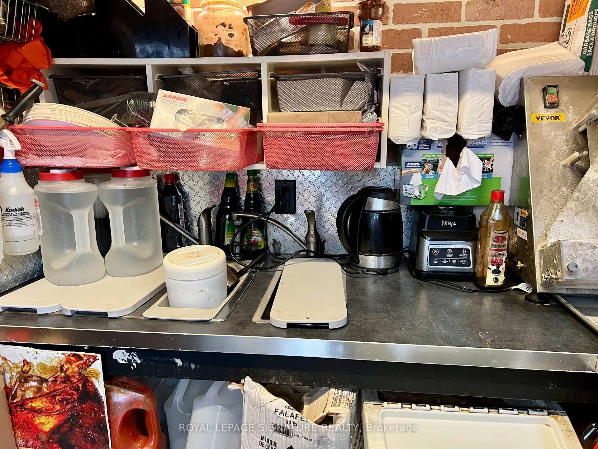 









707


Dundas

Street West,
Toronto,




ON
M5T 2W6

