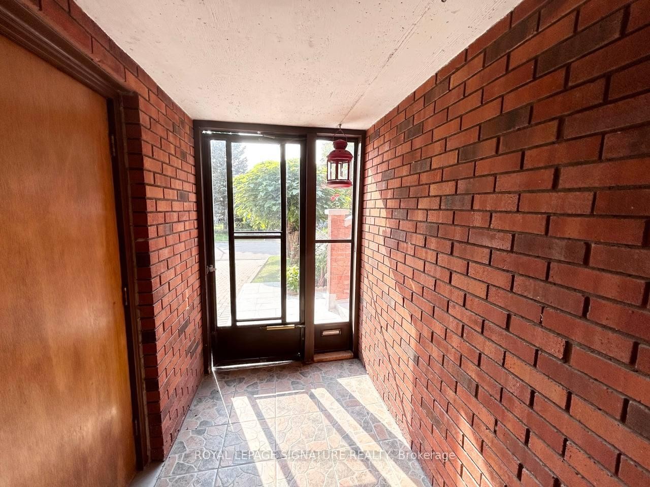 









89


Pioneer

Lane, Bsmt,
Vaughan,




ON
L4L 2J2

