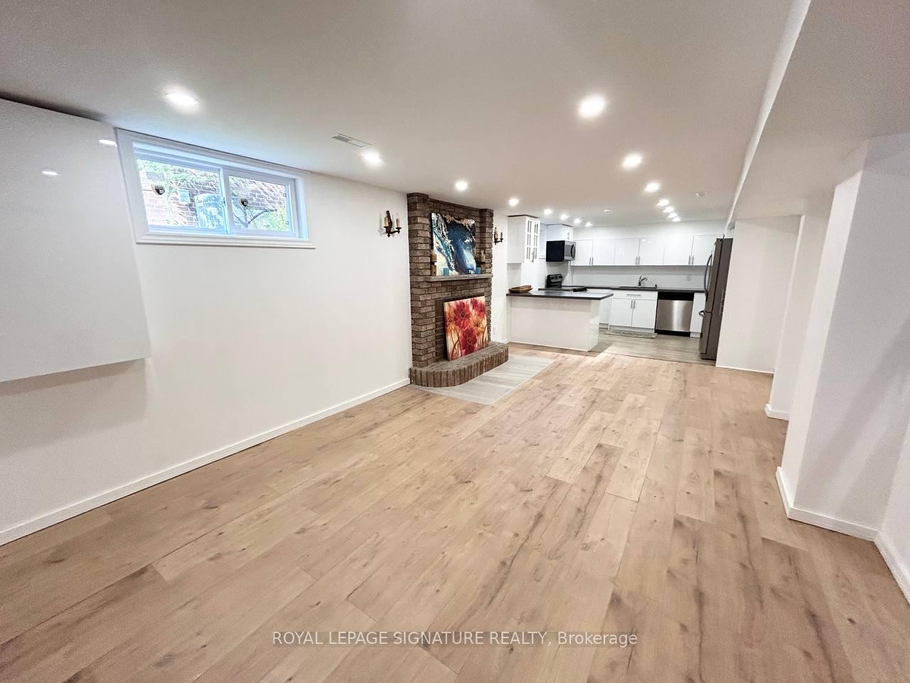 









89


Pioneer

Lane, Bsmt,
Vaughan,




ON
L4L 2J2

