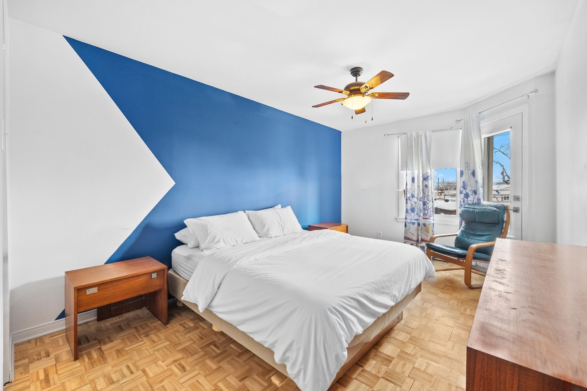 









127


Boul. St-Elzear E.

, 305,
Laval (Vimont),




QC
H7M1C5

