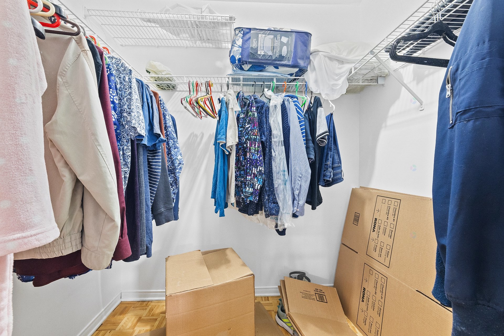 









127


Boul. St-Elzear E.

, 305,
Laval (Vimont),




QC
H7M1C5

