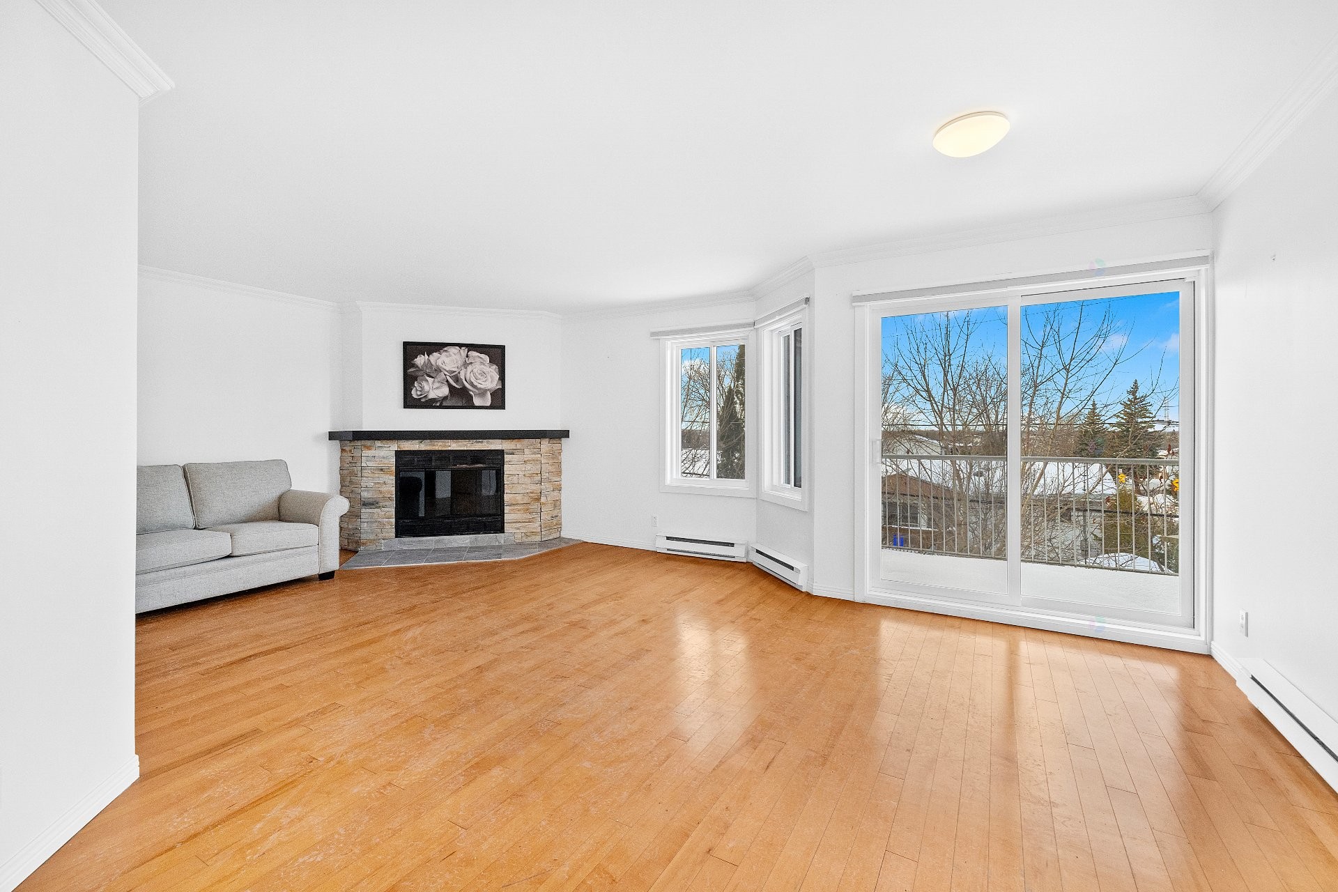 









127


Boul. St-Elzear E.

, 302,
Laval (Vimont),




QC
H7M1C5

