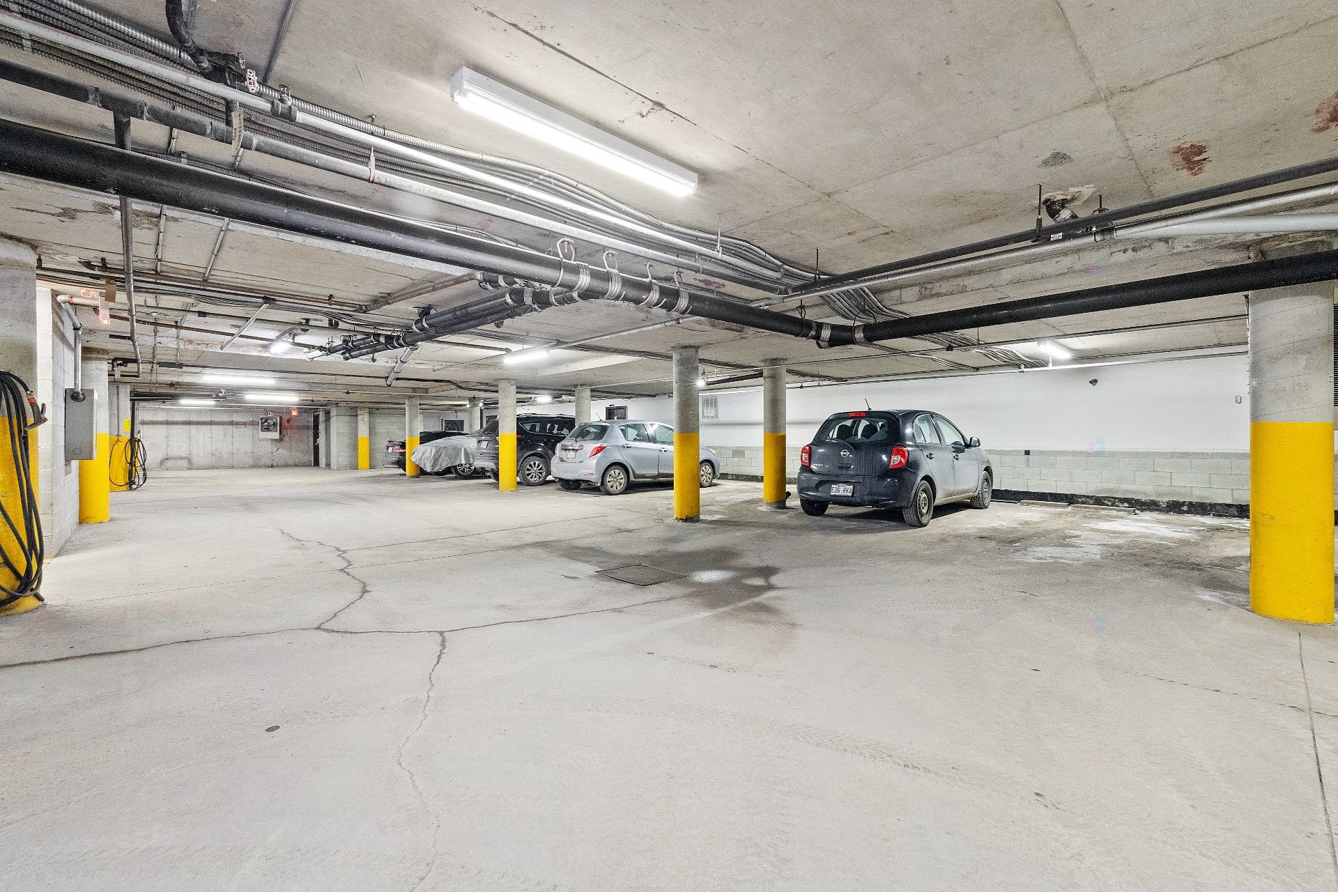 









127


Boul. St-Elzear E.

, 302,
Laval (Vimont),




QC
H7M1C5

