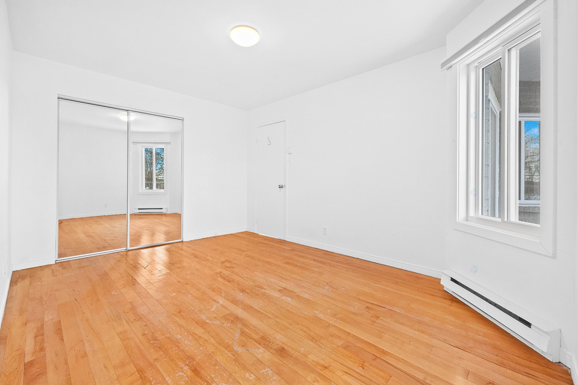 









127


Boul. St-Elzear E.

, 302,
Laval (Vimont),




QC
H7M1C5

