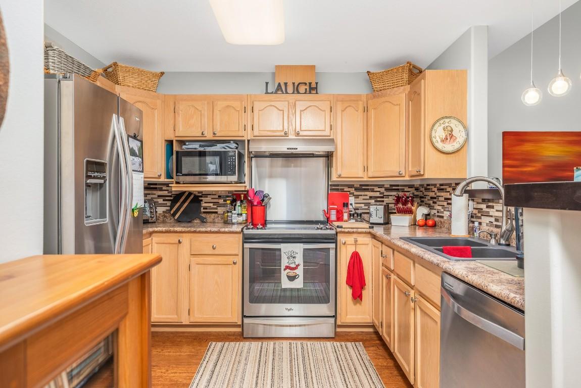 









3485


Rosedale

Avenue, 7,
Armstrong,




BC
V4Y 2B3

