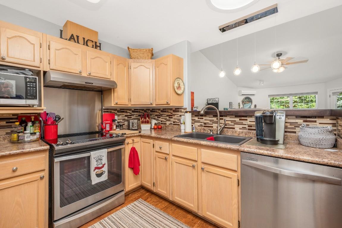 









3485


Rosedale

Avenue, 7,
Armstrong,




BC
V4Y 2B3

