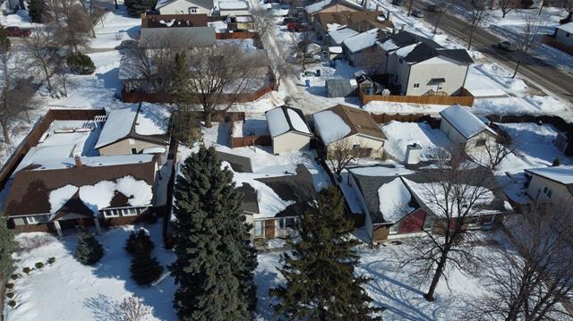 









10


Kerwell

PL,
Winnipeg,




MB
R2N 1G6

