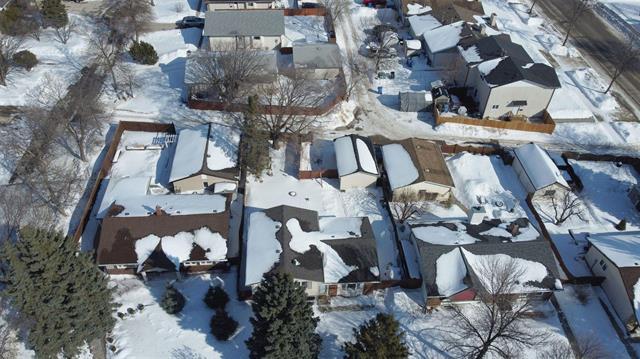 









10


Kerwell

PL,
Winnipeg,




MB
R2N 1G6

