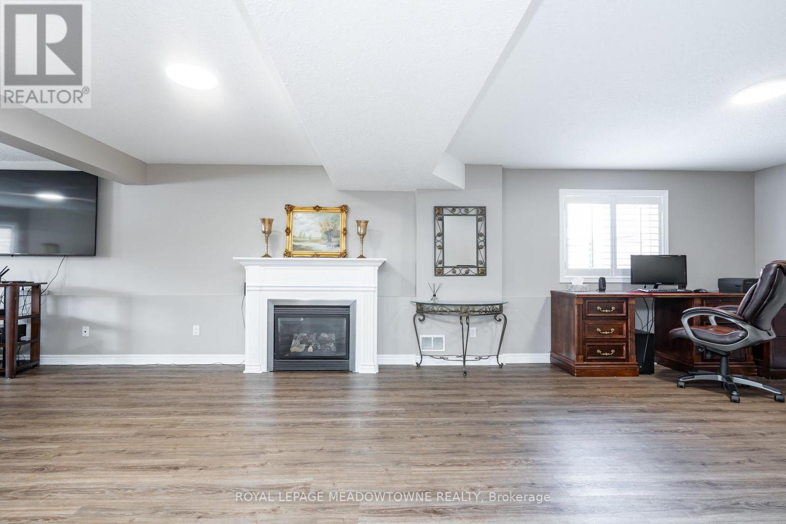 












70 REVELL DRIVE

,
Centre Wellington,




Ontario
N1M0A5

