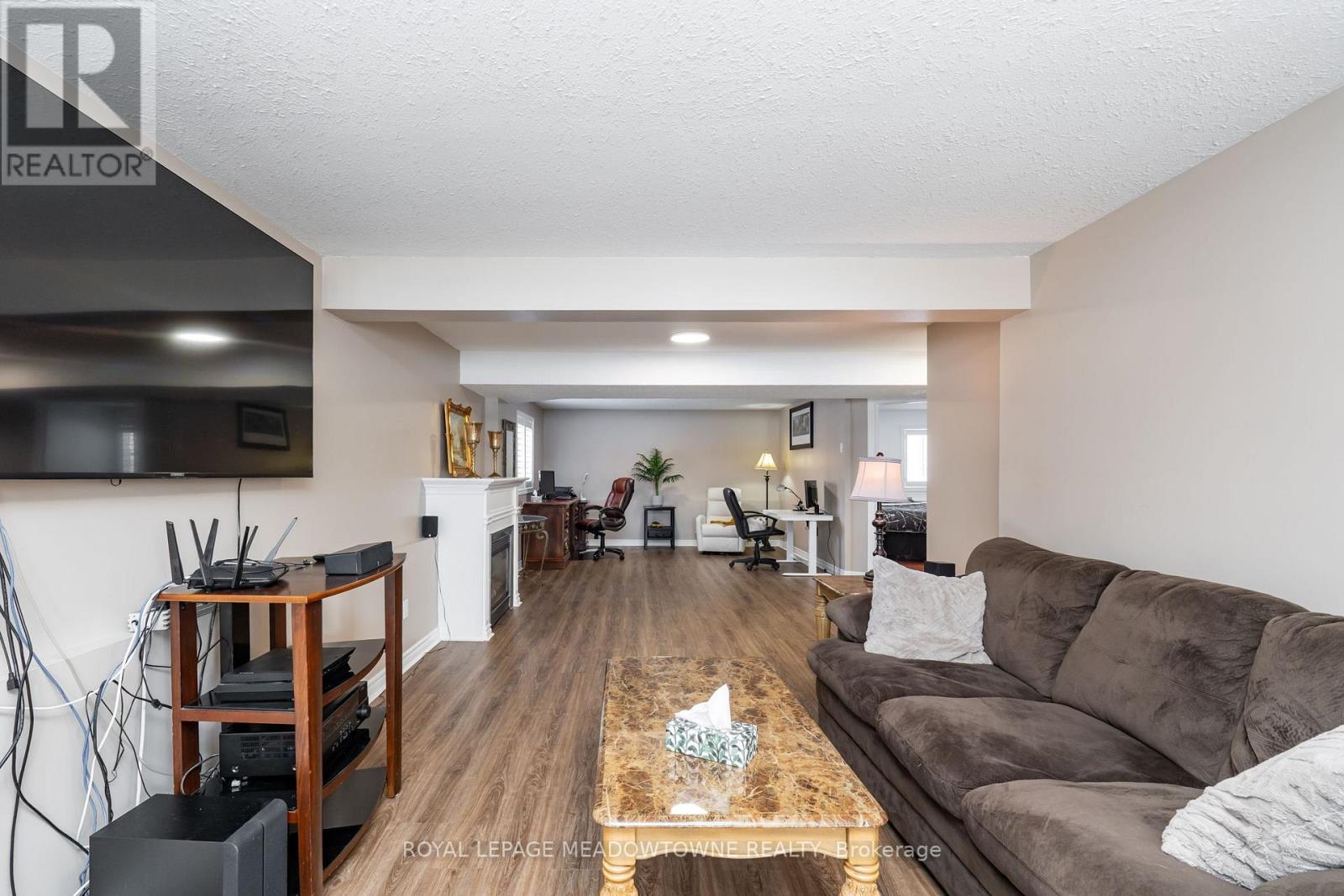 












70 REVELL DRIVE

,
Centre Wellington,




Ontario
N1M0A5

