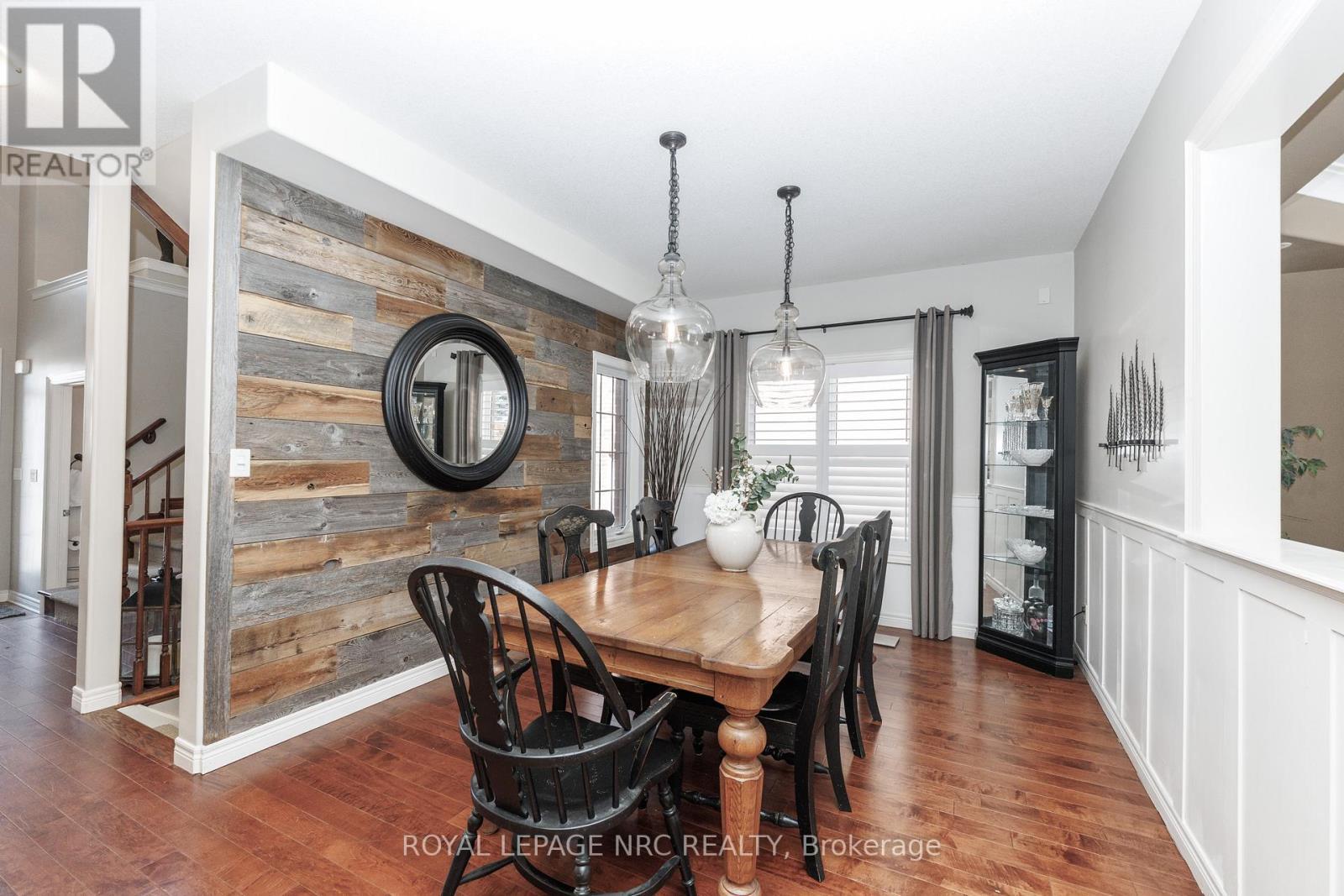 












27 BELL AVENUE

,
Grimsby (Grimsby East),




Ontario
L3M1B2

