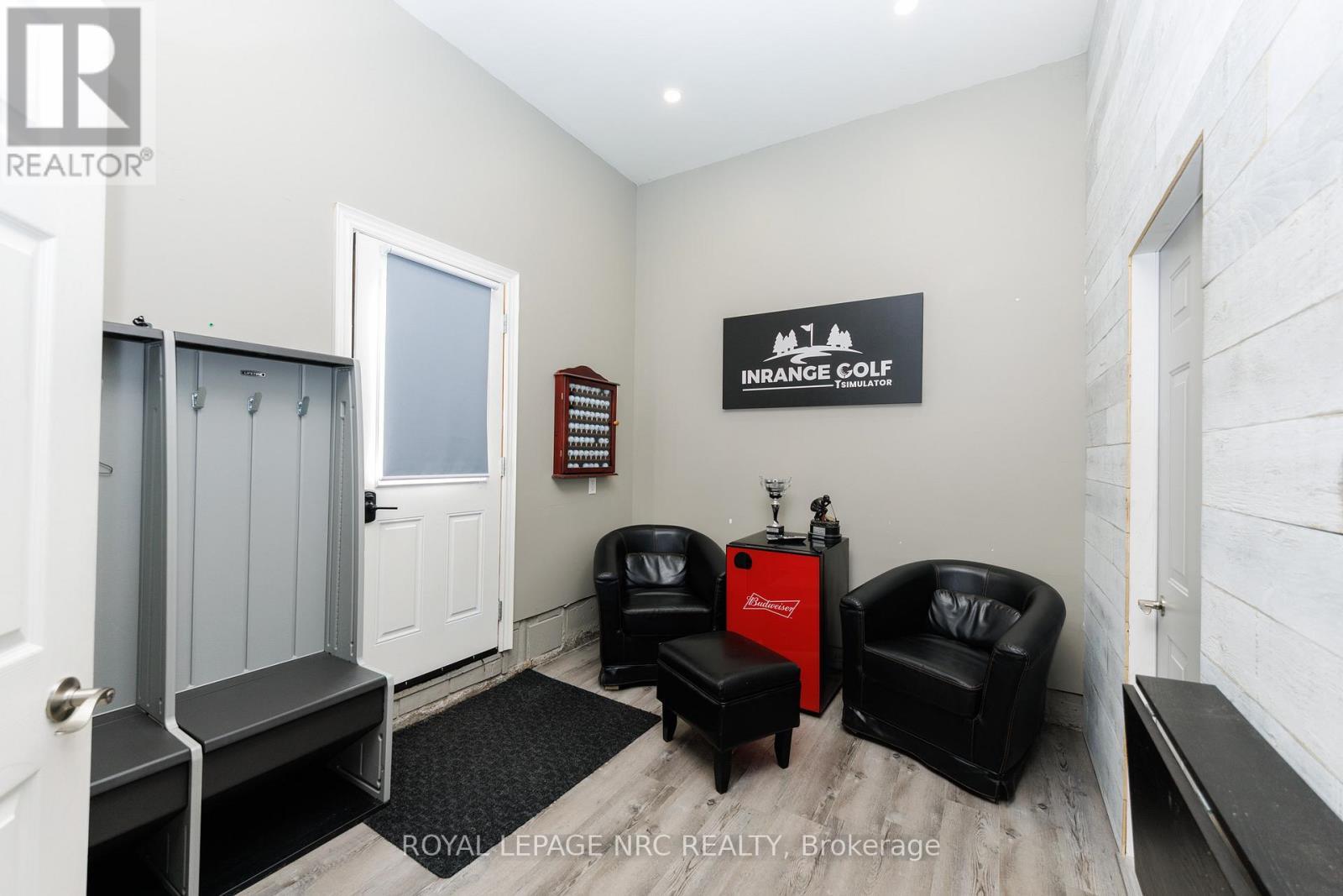 












27 BELL AVENUE

,
Grimsby (Grimsby East),




Ontario
L3M1B2

