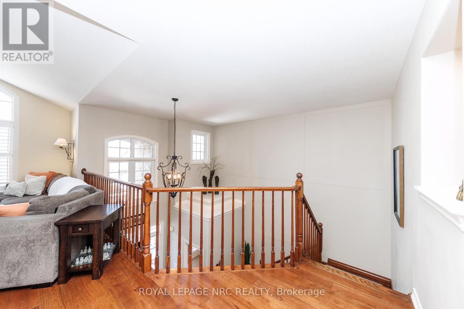 












27 BELL AVENUE

,
Grimsby (Grimsby East),




Ontario
L3M1B2

