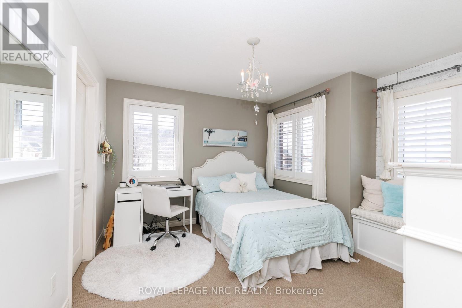 












27 BELL AVENUE

,
Grimsby (Grimsby East),




Ontario
L3M1B2

