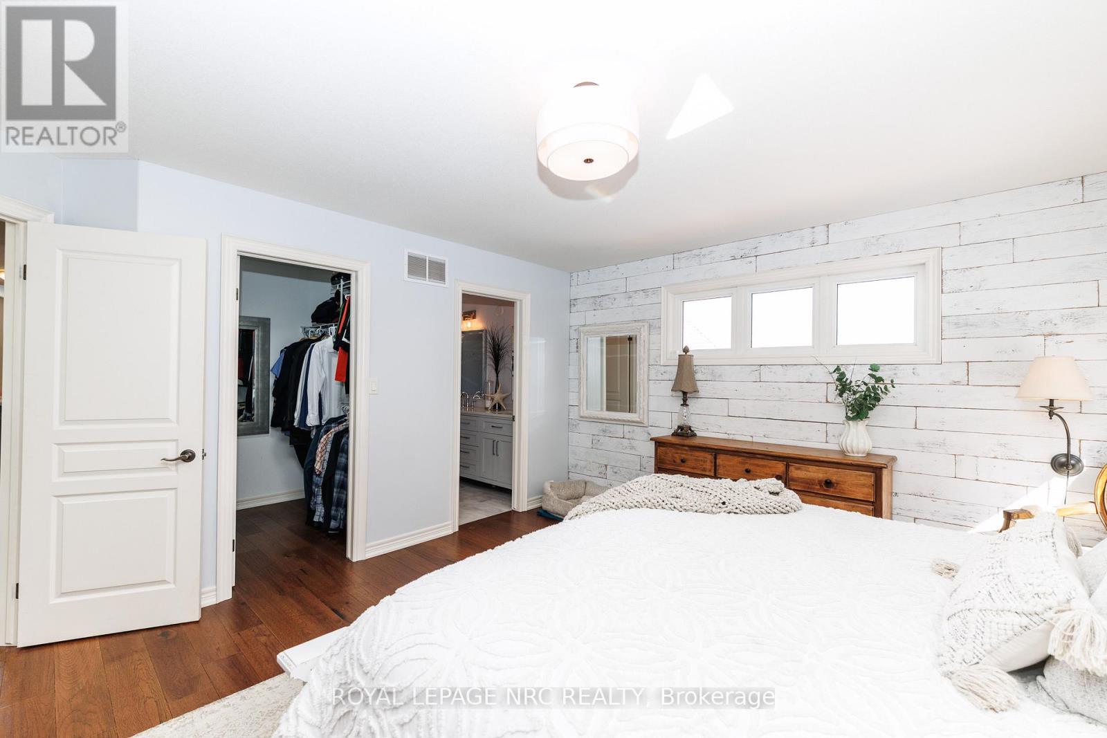 












27 BELL AVENUE

,
Grimsby (Grimsby East),




Ontario
L3M1B2

