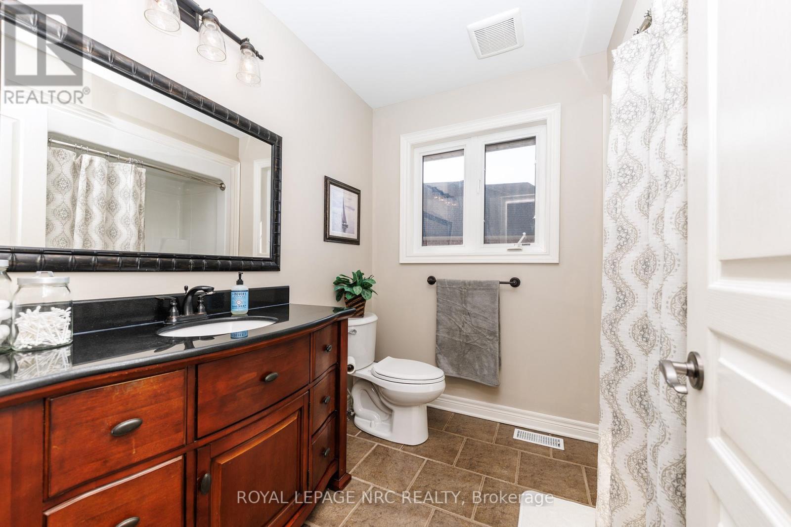 












27 BELL AVENUE

,
Grimsby (Grimsby East),




Ontario
L3M1B2

