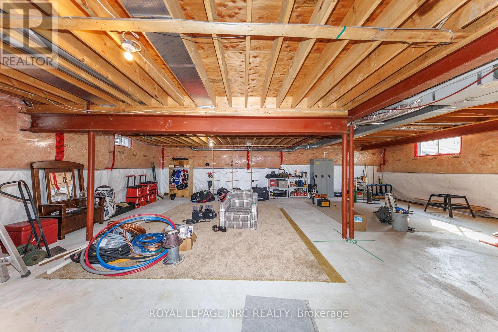 












27 BELL AVENUE

,
Grimsby (Grimsby East),




Ontario
L3M1B2

