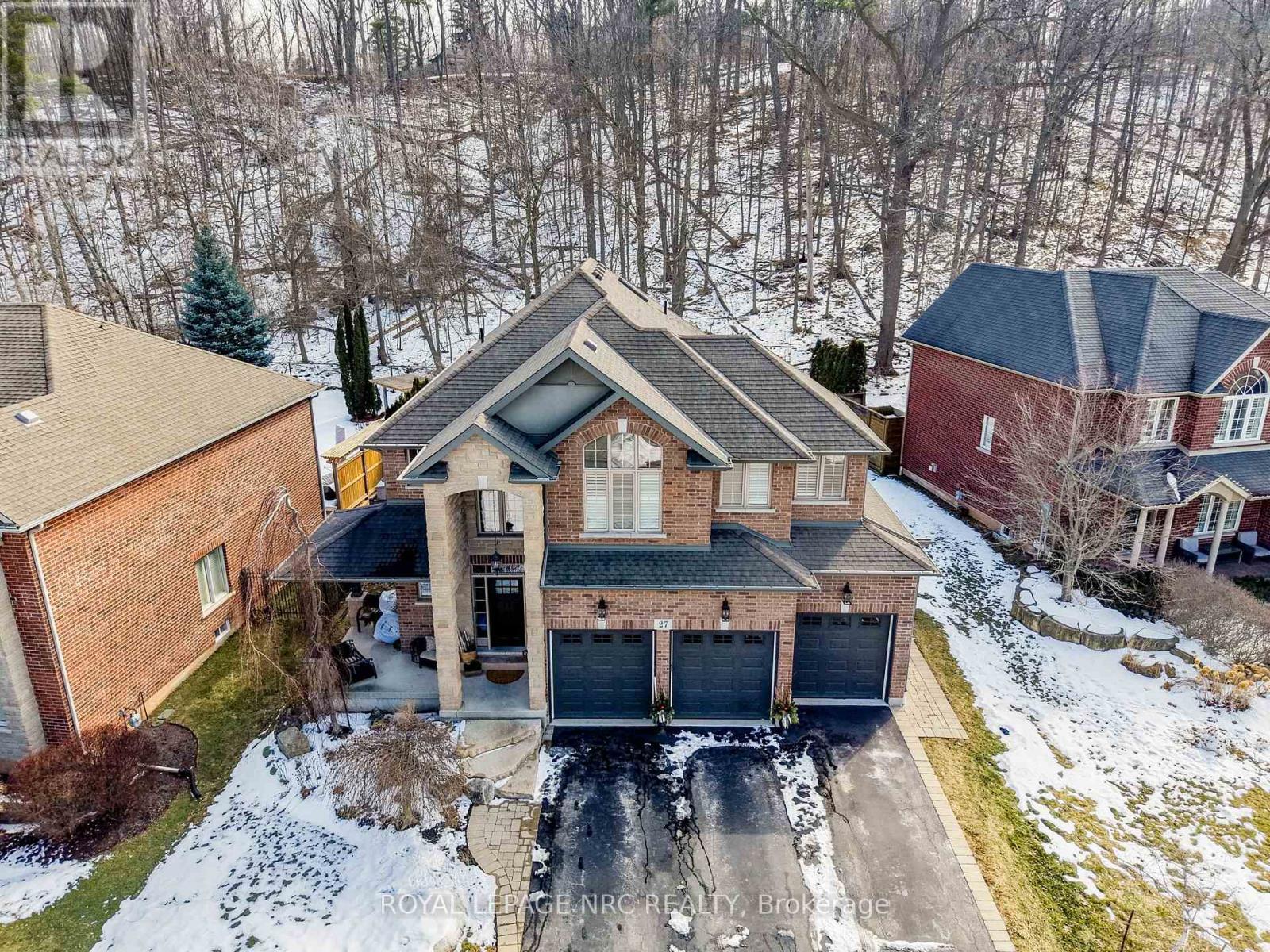 












27 BELL AVENUE

,
Grimsby (Grimsby East),




Ontario
L3M1B2

