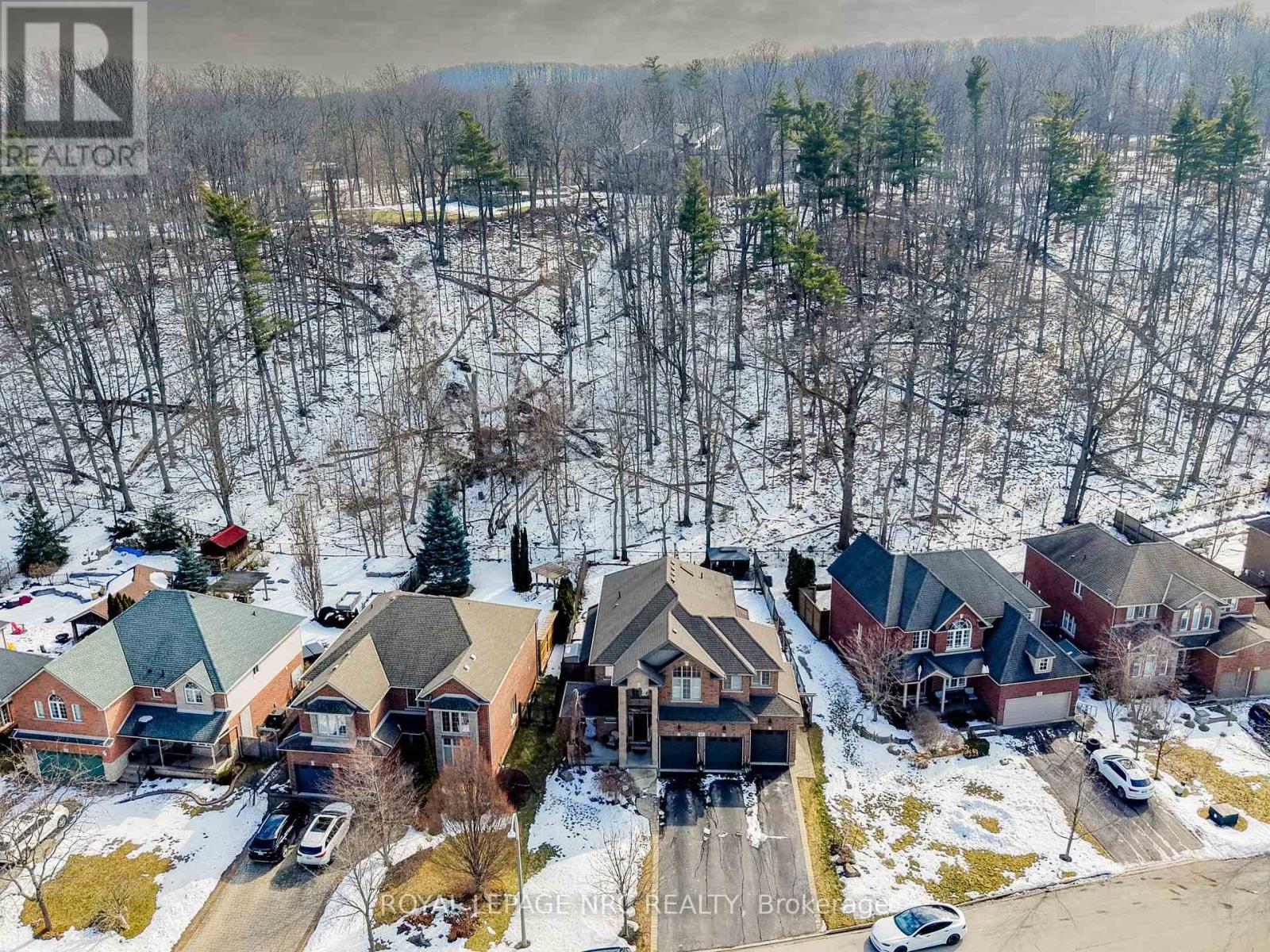 












27 BELL AVENUE

,
Grimsby (Grimsby East),




Ontario
L3M1B2

