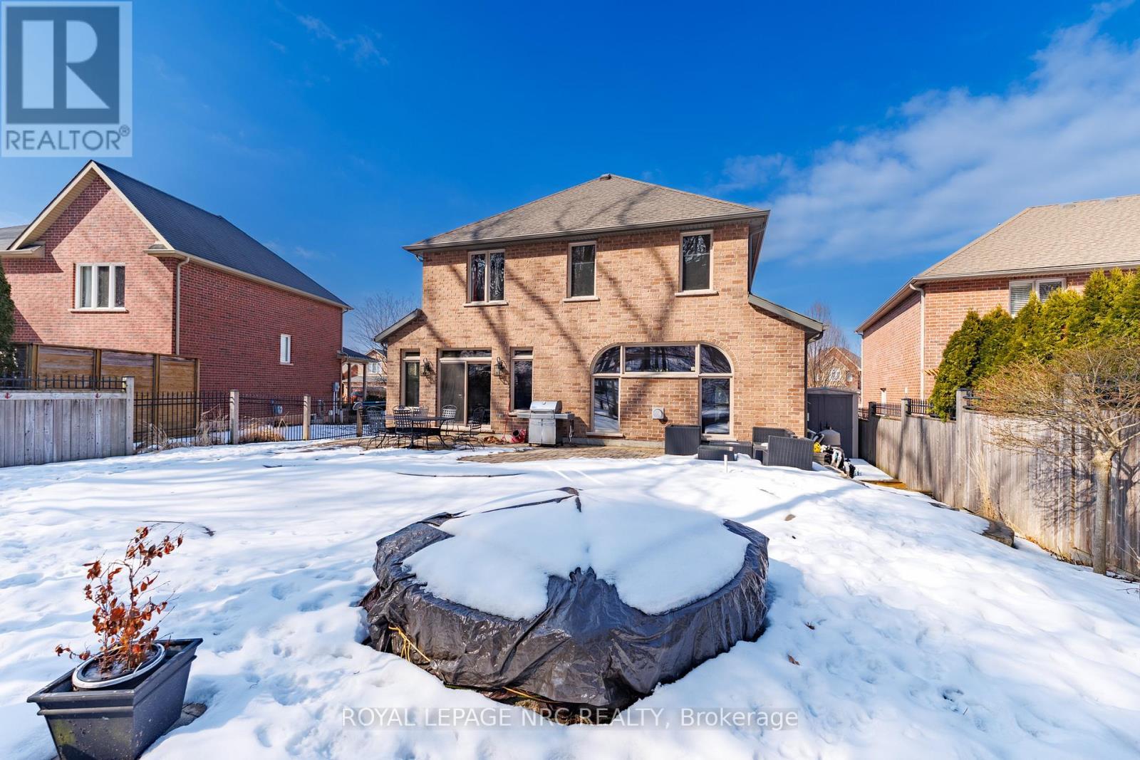 












27 BELL AVENUE

,
Grimsby (Grimsby East),




Ontario
L3M1B2

