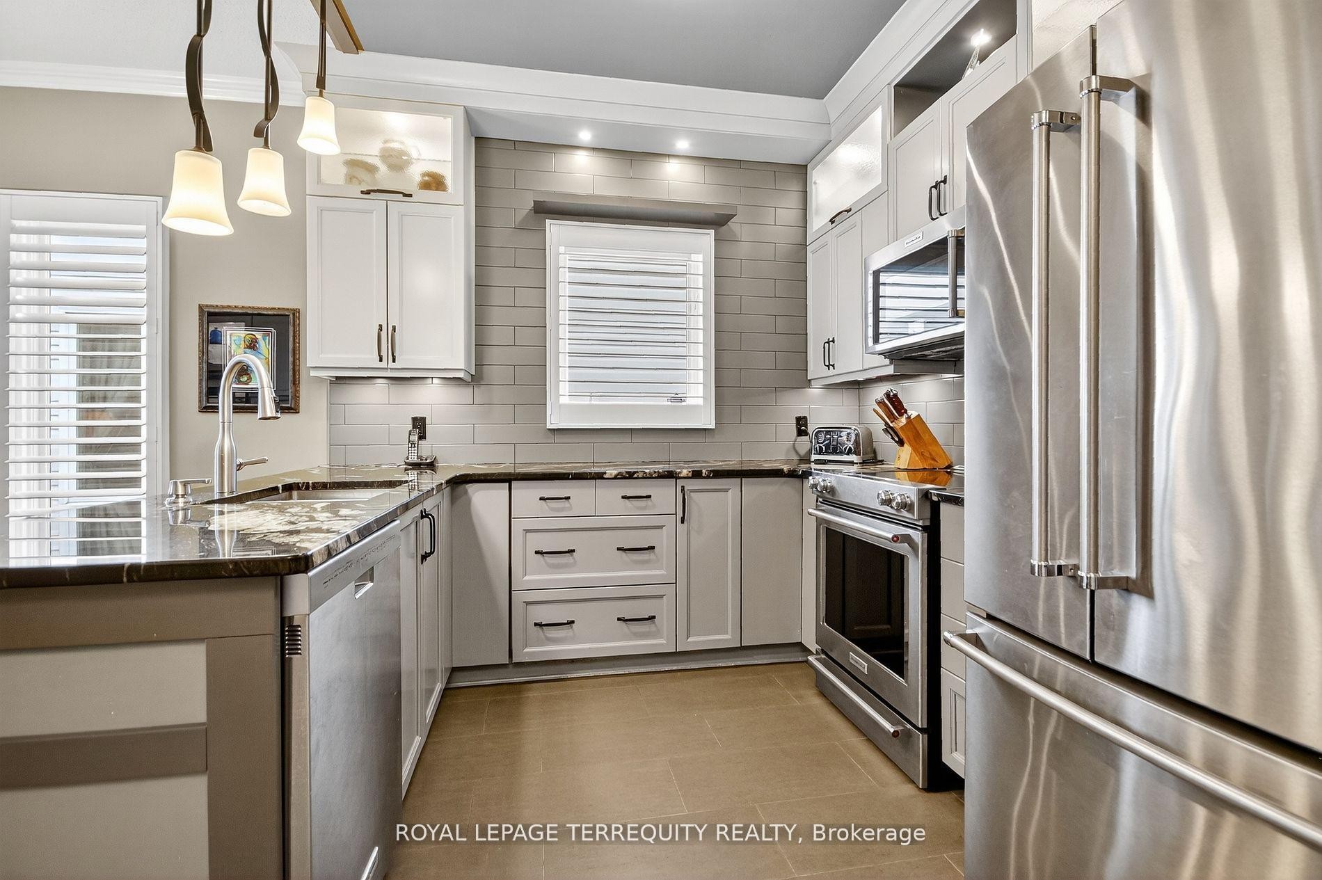 









96


Allanford

Avenue,
Hunt Club - South Keys and Area,




ON
K1T 3Y6

