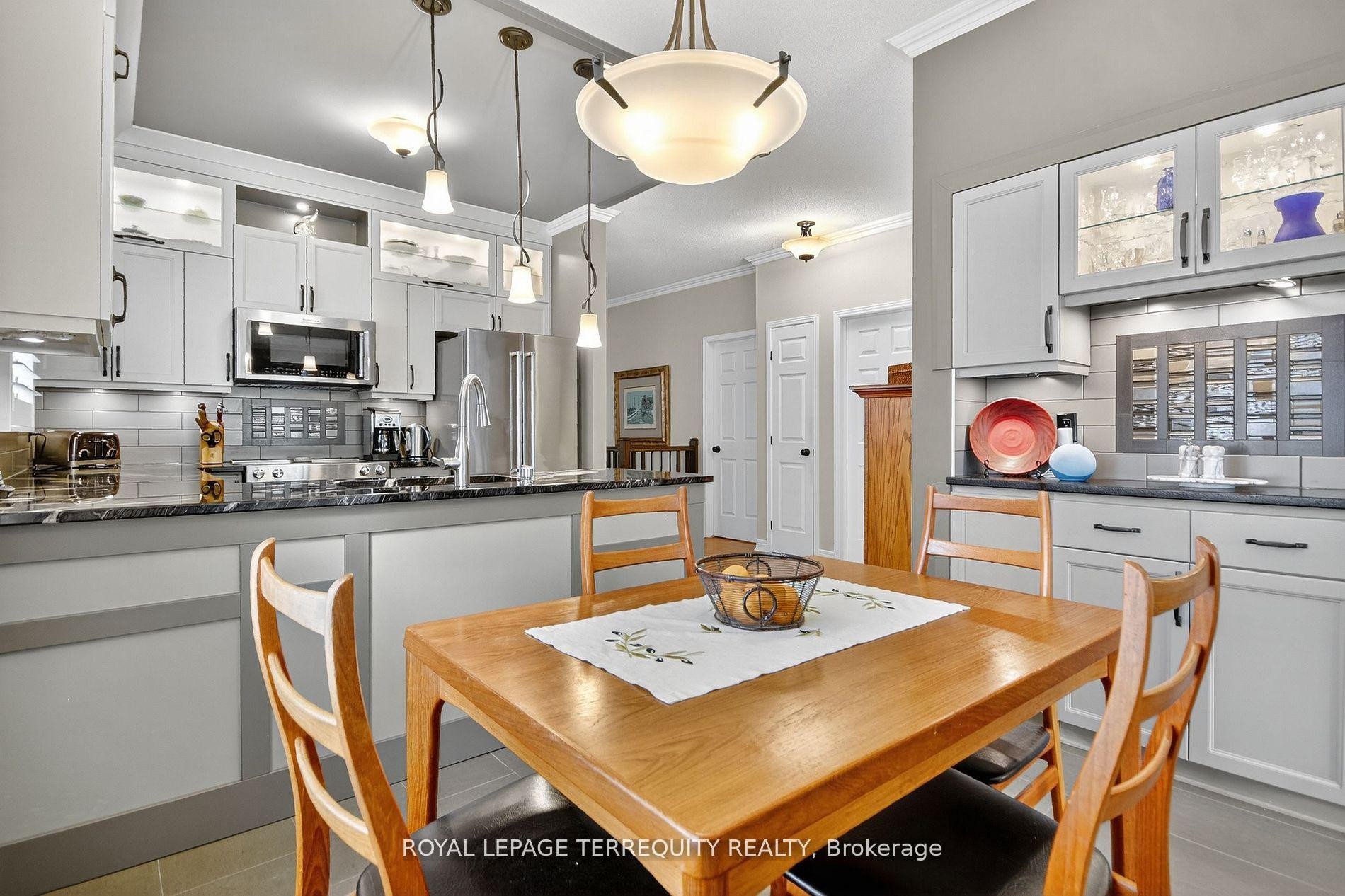 









96


Allanford

Avenue,
Hunt Club - South Keys and Area,




ON
K1T 3Y6

